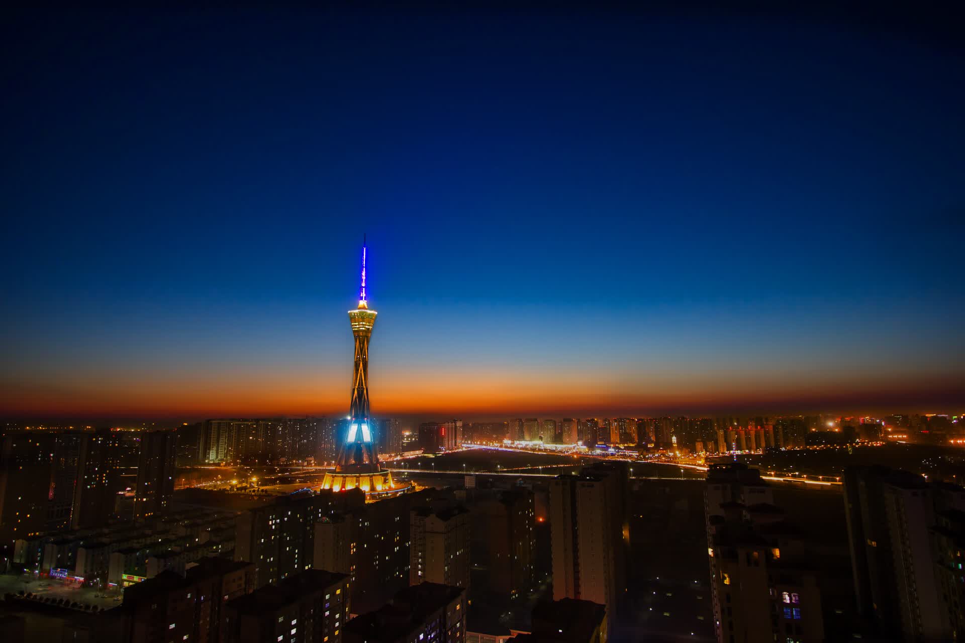 世界拳击锦标赛赛场裁判透明度提升案例发布，国际拳击裁判